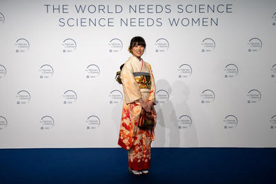 Assistant Professor Mika Nomoto at the award ceremony ©L'Oréal