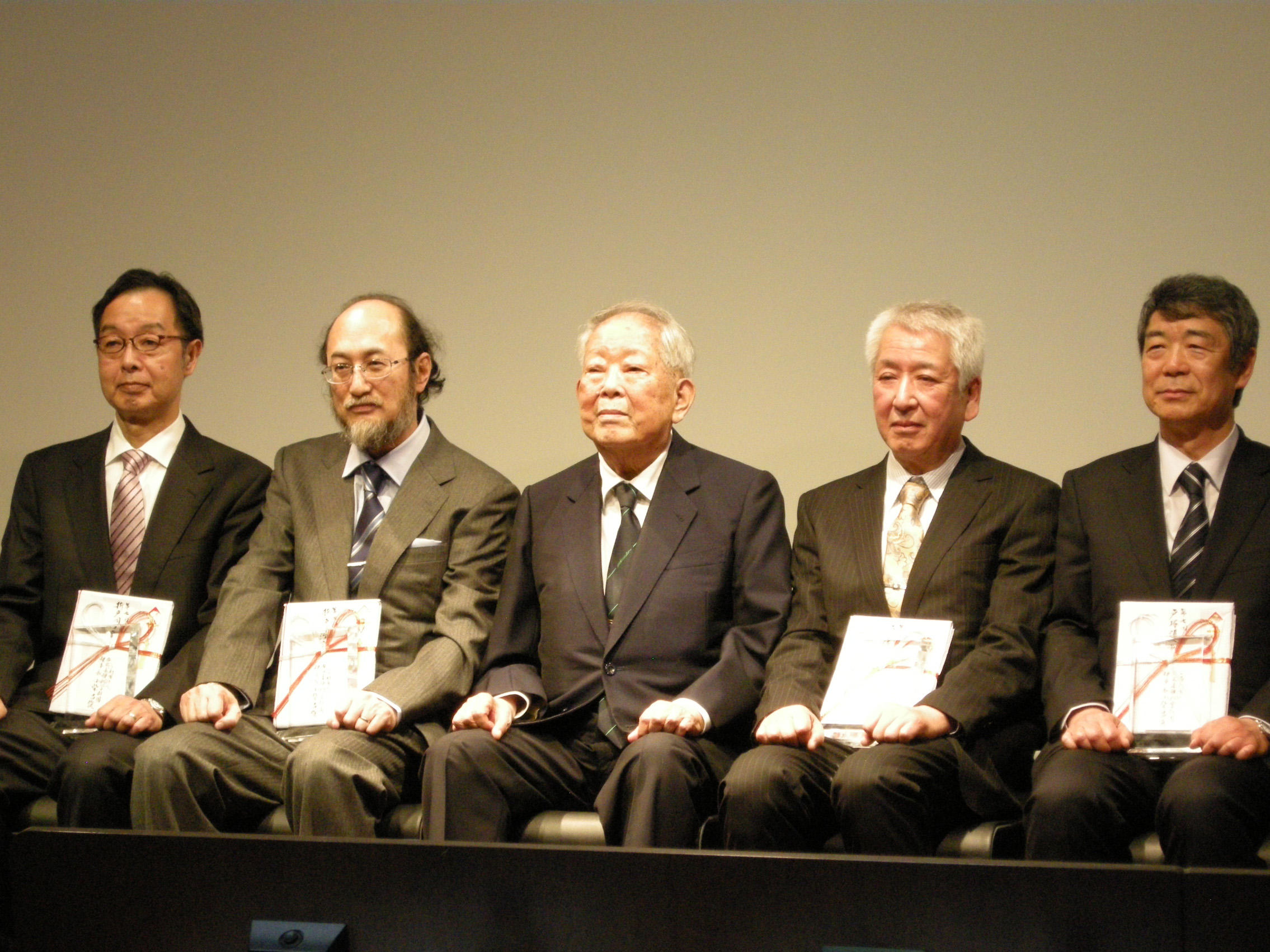 Prof. Toru Iijima (far left)