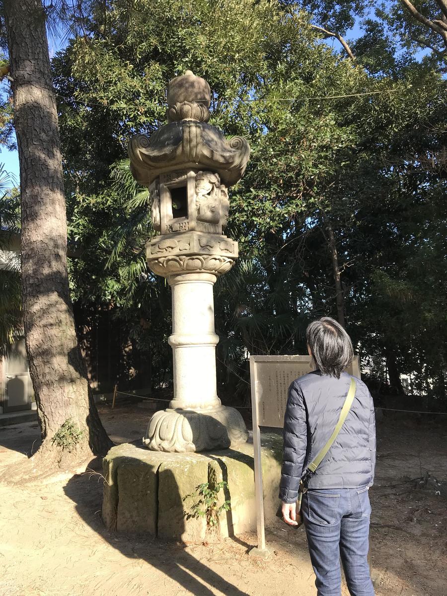 The “Yasuke lantern” at Ibun Shrine inscribed with the will of Yasuke