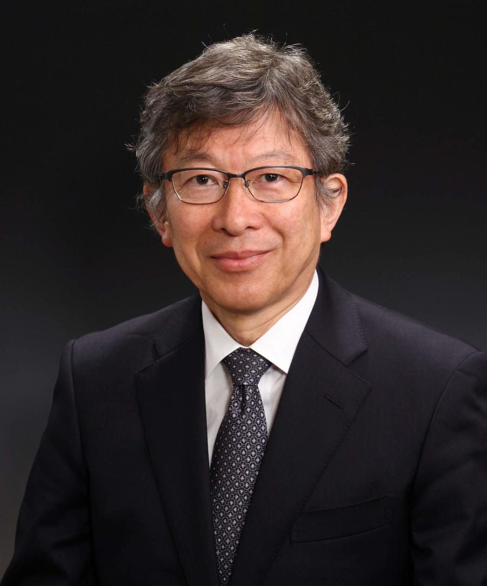 Professor Kazuhiro Kosuge of the School of Engineering at Tohoku University focuses on the development of robots that work in harmony with humans as partners. One of the examples is his ballroom dancing robot, which demonstrated its graceful moves at the 2005 World Expo Aichi.