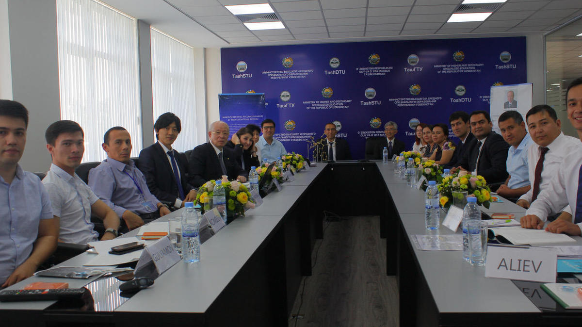 Lively roundtable discussion with young researchers (Tashkent State Technical University)