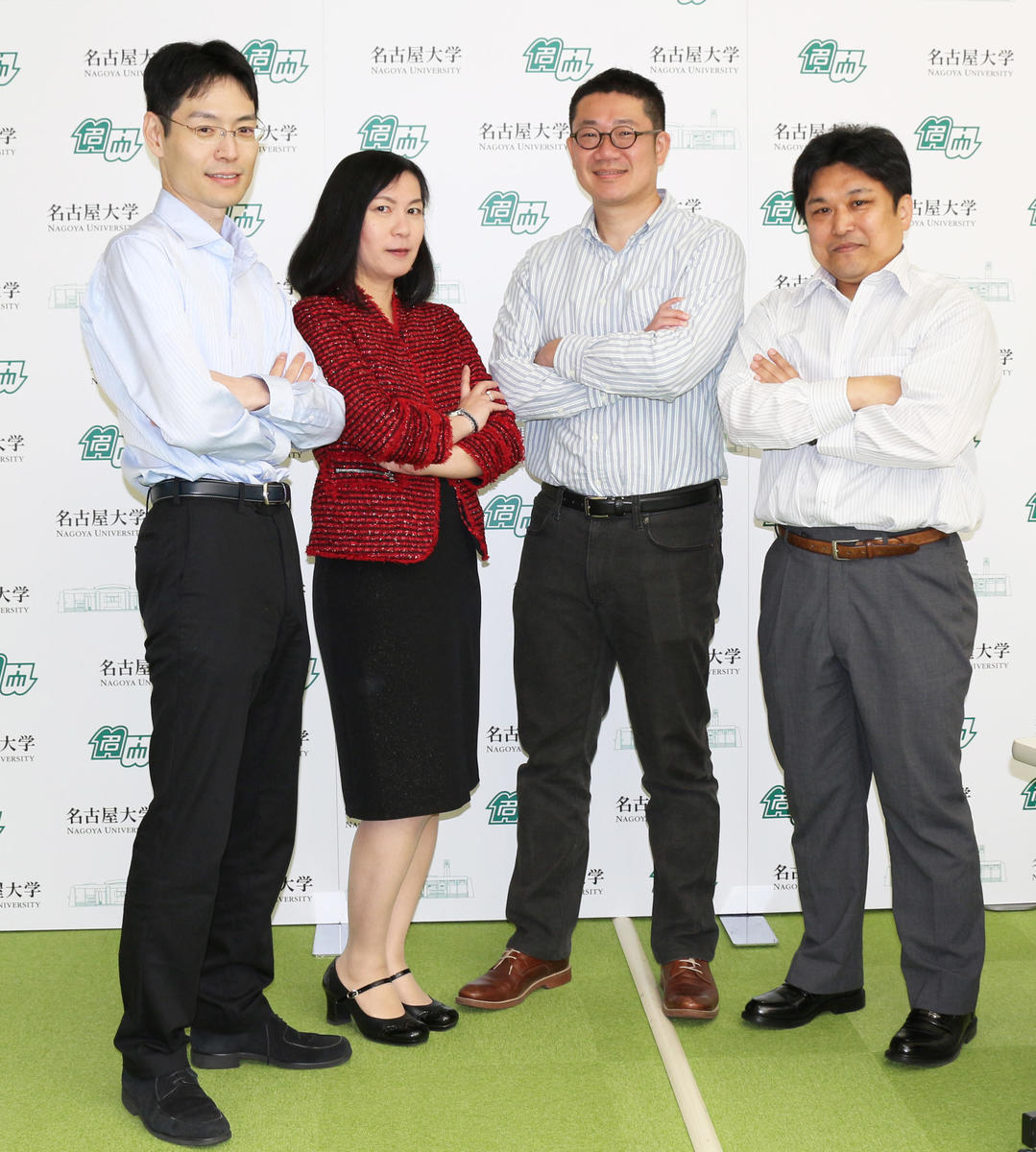 Auxin research group. From left, Naoyuki Uchida, Keiko Torii, Shinya Hagihara and Koji Takahashi. They have diverse backgrounds: pharmacy, biology, engineering, and agriculture.