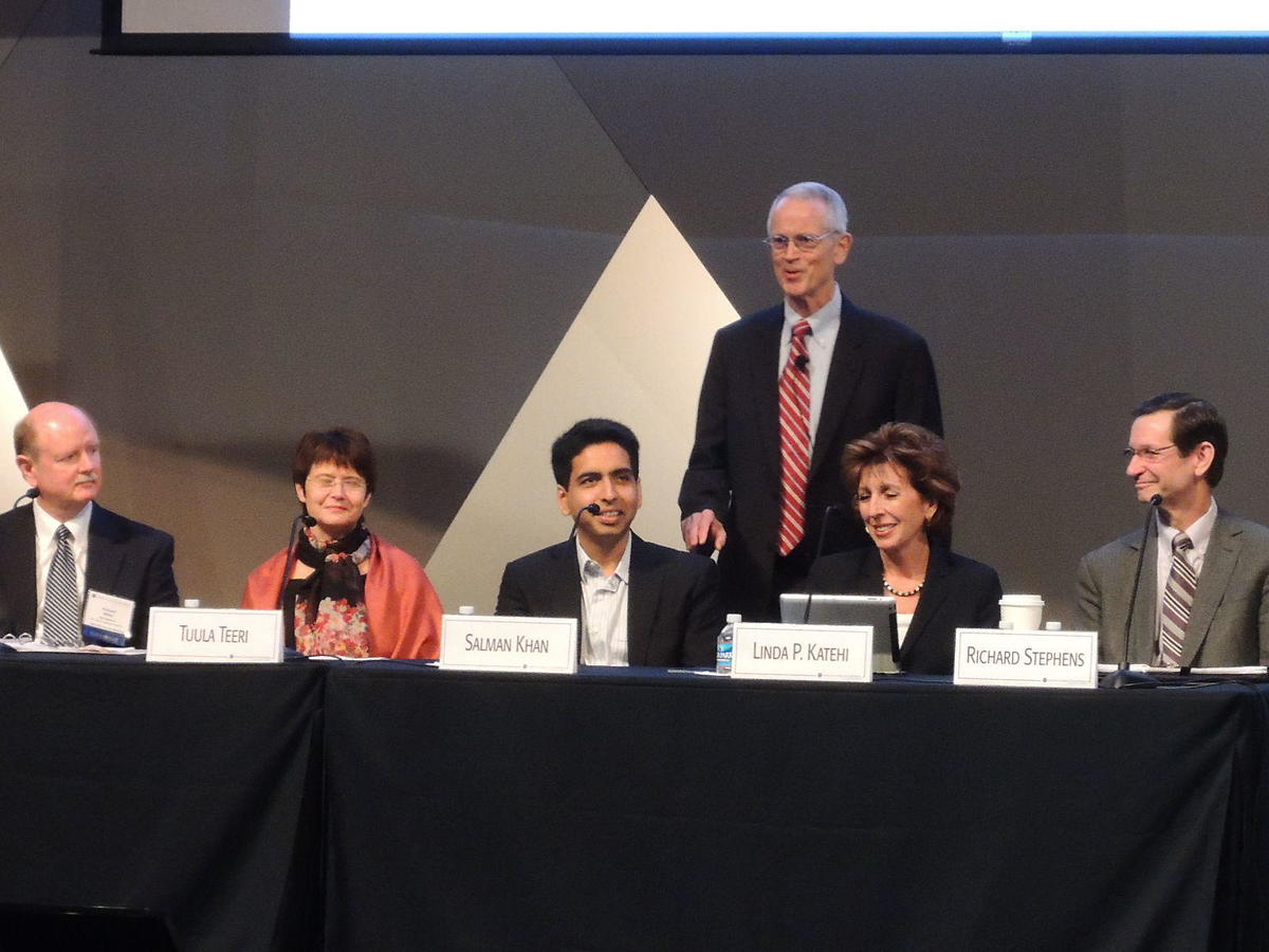 Charles Vest introducing panelists at a symposium on engineering education in October 2012, as President of the National Academy of Engineering, which he assumed after his tenure as MIT President