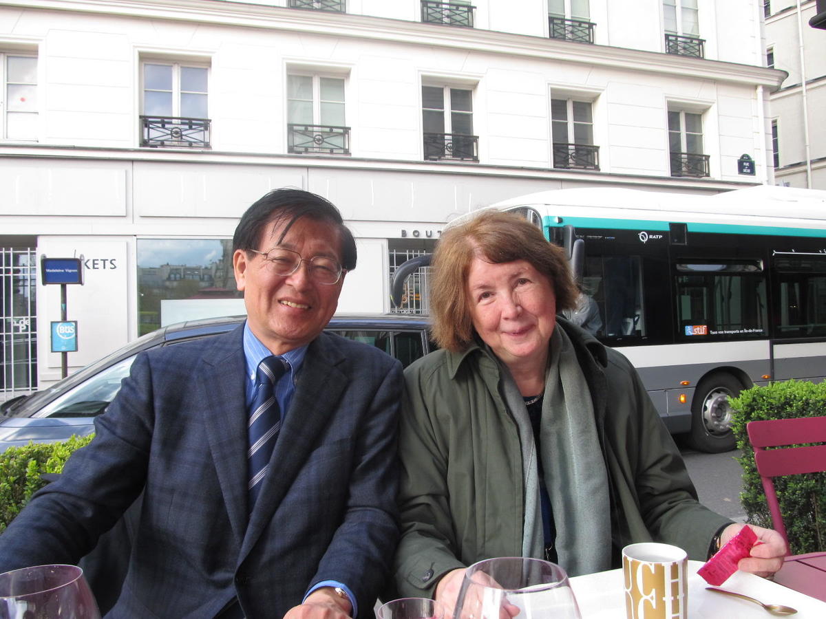IUPAC President Natalia Tarasova (right) with former President, Designated Professor Kazuyuki Tatsumi, of Nagoya University (Paris; photo provided by Prof. Tatsumi)