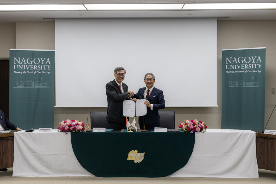 President Sugiyama and President Tan after signing the agreement