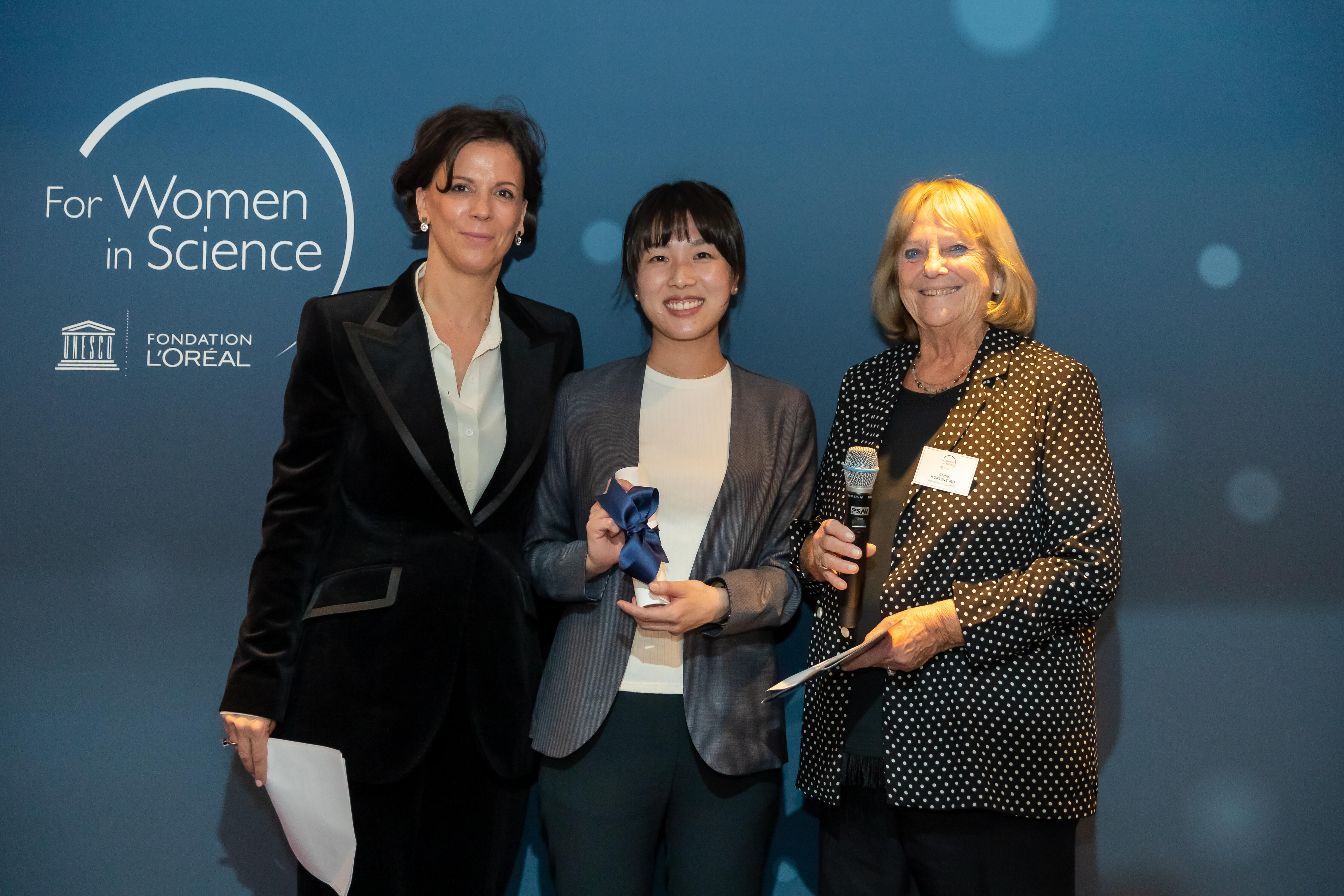 Nomoto (center) at the award ceremony in UNESCO headquarters in Paris