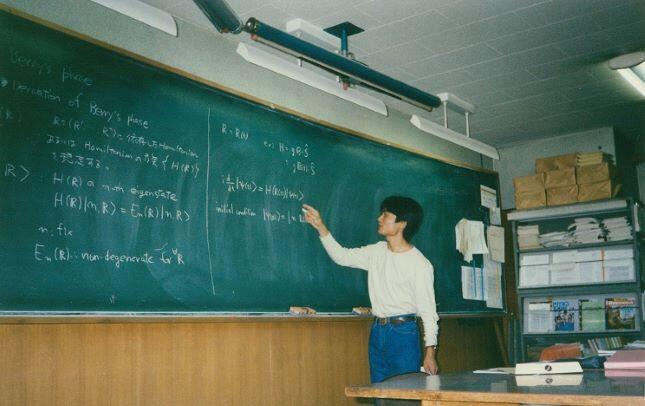 "My behavior as graduate student (above) is the same as what I do now (below)."