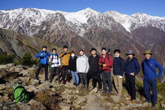 Climbing Mt. Happo-One in Nagano Prefecture with students of the Rock and Mineral Laboratory (October 2021)