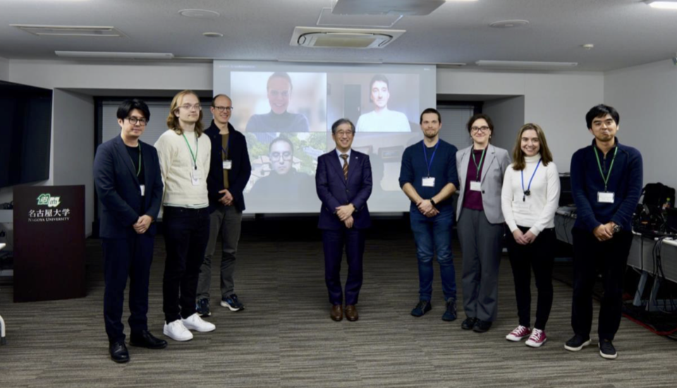 The participants of the final session pose for a group picture with President Sugiyama