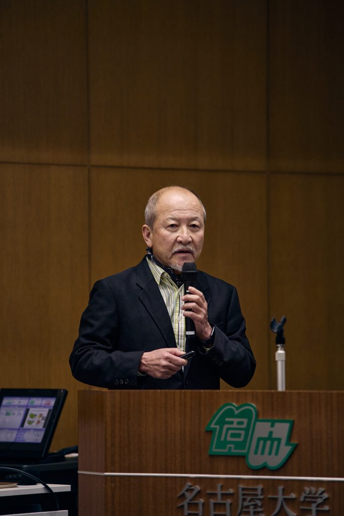 Professor Shinoda speaking at workshop