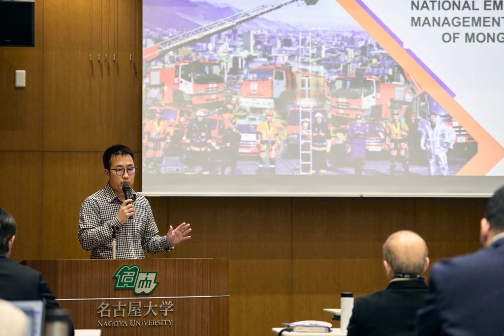 Mr Tuvdendorg speaking at podium