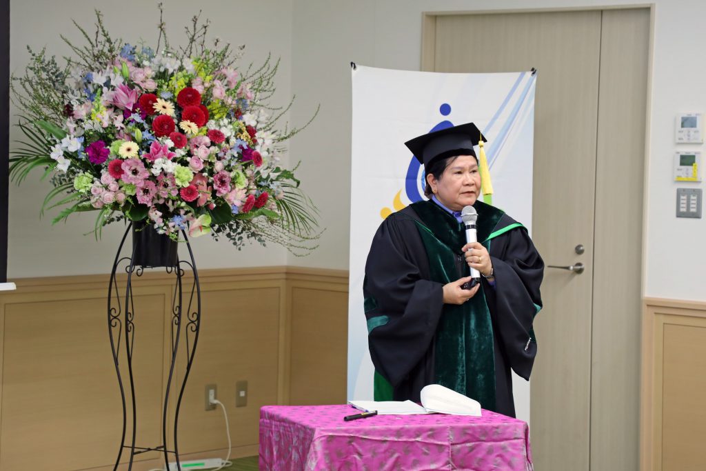 Dr. Vichet Ratha Khlok presenting her research.