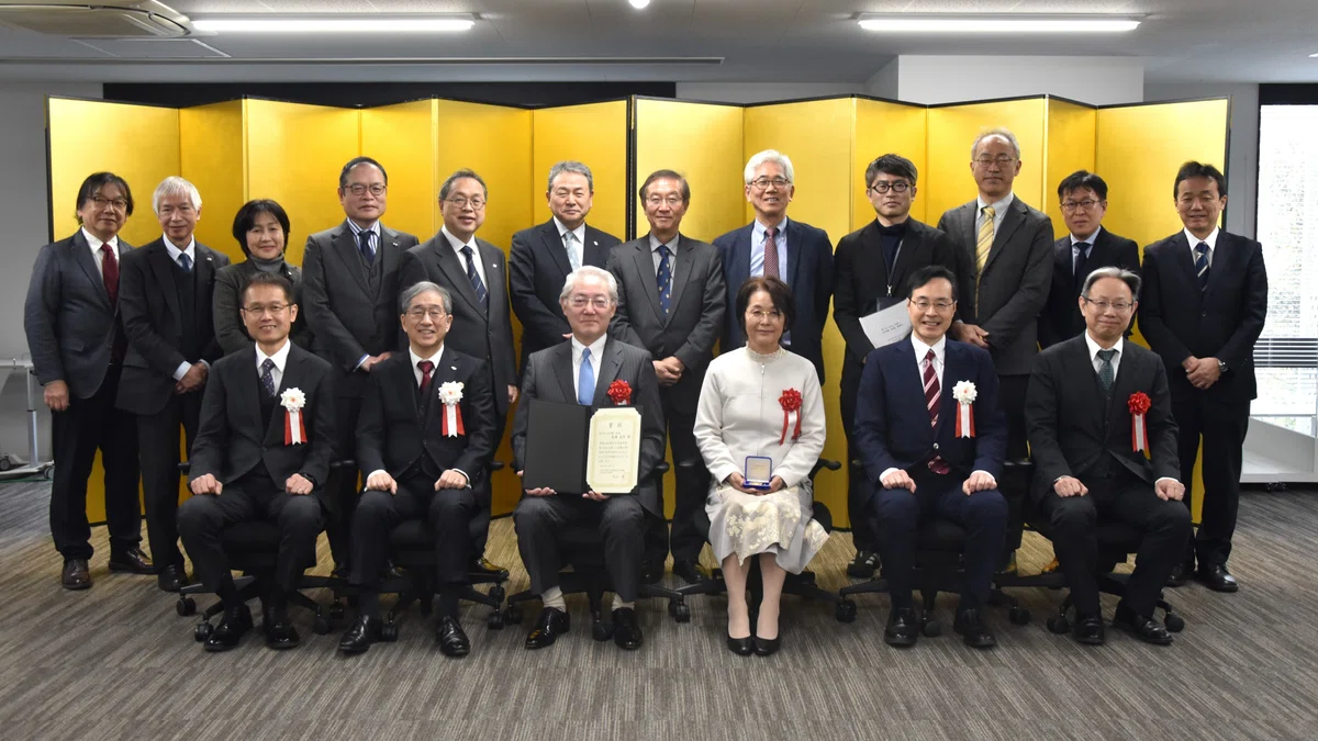 Professor Yoshinobu Baba receives Kenichiro Ishii Award