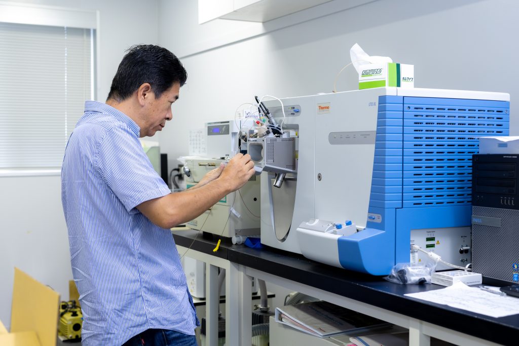One of the mass spectrometers he regularly uses. By watching technicians who came for repairs, Dr. Matsubayashi learned how to do simple repairs.