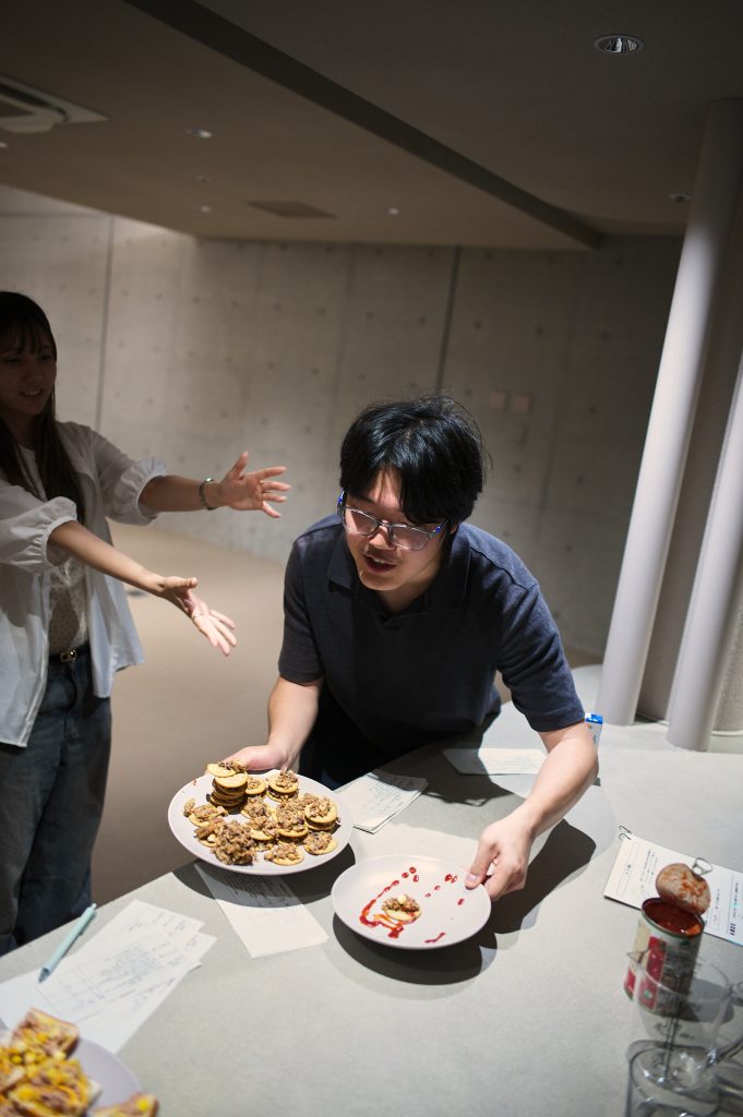 A student introduces his biscuit dish