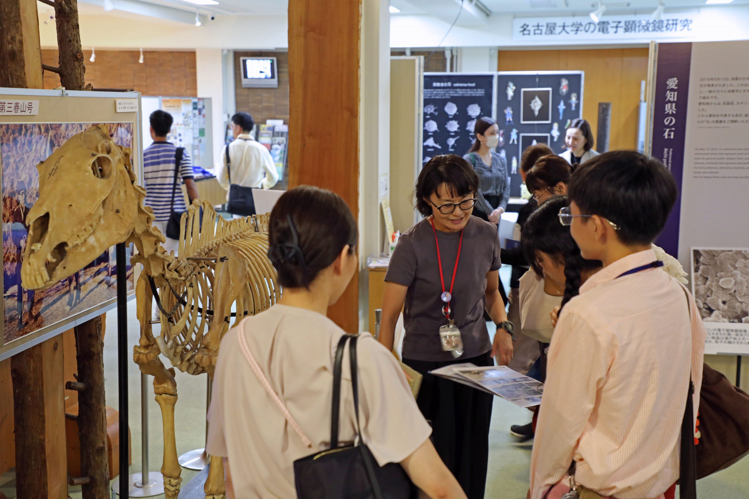 Thai students tour Nagoya University as part of exchange program